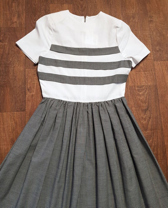 1950s Monochrome Swing Dress Uk Size 8 1950s Vintage Black Etsy