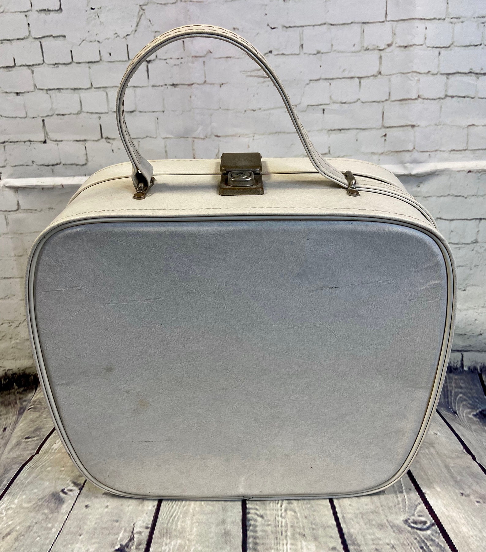 Vintage Vanity Case 1960s Vintage White Faux Leather Vanity Etsy UK