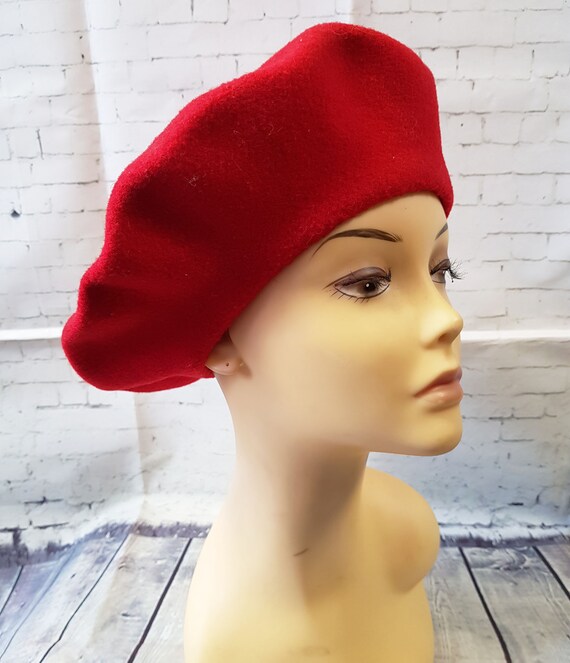Vintage Red Beret | Original 1960s Vintage Red Kan