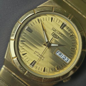 SEIKO5 / セイコー5 7S26-00R0 TVスクリーン ゴールド Very Rare Vintage SEIKO 5 7S26-00R0 Gold Square DayDate 34mm
