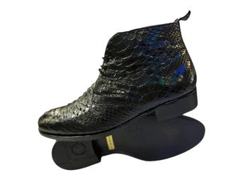 Botas con cordones de pitón negro personalizadas / Botines de piel exótica hechos a mano, nombre grabado, calzado de vestir a medida para hombre y mujer