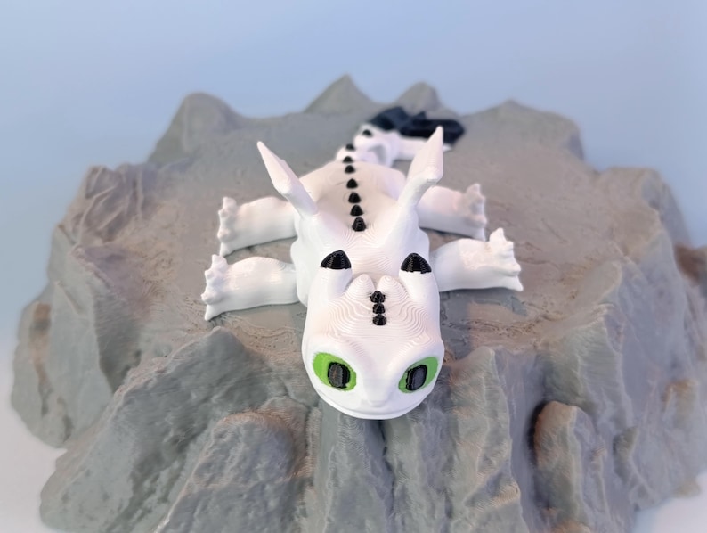 Toothless, Light Fury & Baby Dragons (Dart, Pouncer, Ruffrunner) – Articulated 3D Printed HTTYD Figures | Family Bundle or Singles Pouncer