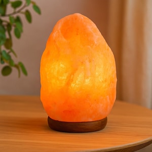 Natural-shaped Himalayan pink crystal salt lamp for home decoration