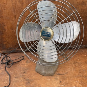 Vintage Manning Bowman Electric Fan, Working Retro Desk Fan, Mid Century Office Decor, Industrial Style Cooling Appliance Collectible