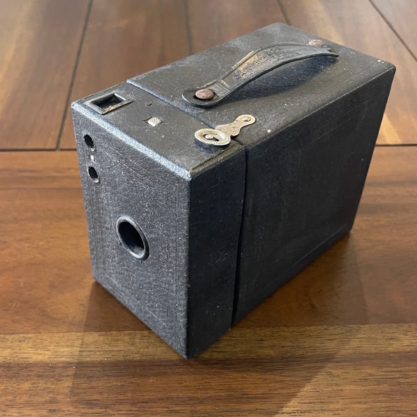 1926 Antiqua Box Camera - Kodak No 2 Cartridge Hawk-Eye Model B, using 120 film