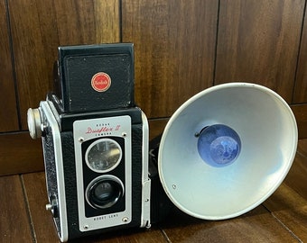 Vintage Kodak Duaflex II Camera with Flashkit