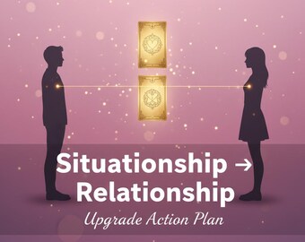Könnte beinhalten: Illustration mit Silhouetten eines Mannes und einer Frau, die sich gegenüberstehen, verbunden durch eine Linie mit zwei goldenen Tarotkarten. Der Text lautet "Situationship -> Relationship" und "Upgrade Action Plan" auf rosa Hintergrund.