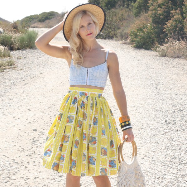 Vintage 50s Skirt/ 1950s Cotton Skirt/ Yellow Floral Highwaisted Circle Skirt XS