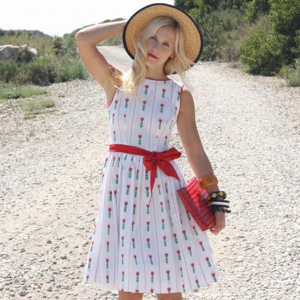 Vintage 50s Dress/ 1950s Cotton Dress/ Red and Green Floral Dress w/ Red Waist Tie XS