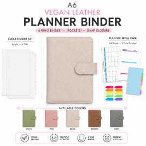 Puede incluir: Carpeta organizadora A6 de cuero vegano con cierre de broche y mecanismo de 6 anillas. Incluye un juego de separadores acrílicos transparentes con 6 pestañas y 54 hojas perforadas. Disponible en colores verde, rosa, beige, marrón y gris.