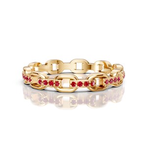 Anillo de cadena de rubí de oro macizo de 14 quilates, delicado diseño de eslabones, anillo minimalista apilable de estilo eternidad, regalo de piedra natal de julio para mujer.