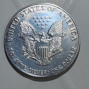 1993 American Silver Eagle • 1 oz .999 Fine Silver Bullion Coin • U.S. Mint • Walking Liberty Design