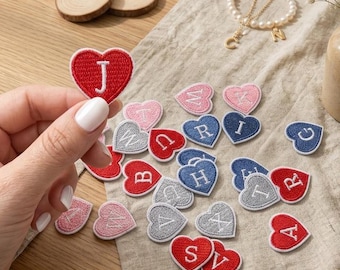 Parche termoadhesivo personalizado con forma de corazón pequeño - Corazón bordado personalizado de 2 cm para manga de sudadera, regalo de aniversario, parche con fecha de boda
