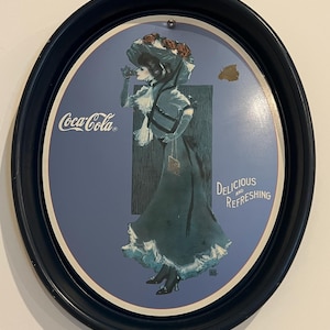 Vintage Coca-Cola dienblad 1991 – 1912 kalender meisje reproductie – Hamilton King Art – Coke Advertising Collectible