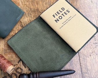 Handgenähte Notizbuch- und Passhülle aus echtem Leder