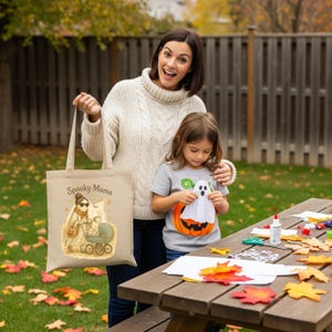 Spooky Mama Halloween Tote Bag Witchy Mom Life Canvas Bag Reusable Trick or Treat Bag Cute Fall Gift for Moms Halloween Shopping Bag