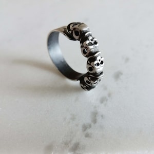 Unisex Silver Skull Ring | Delicate ring | Man ring | Silver Skull | Avant garde ring | Gift for Him | Silver Ring