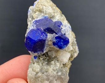 31グラムのラズライトの美しい天然標本、バダフシャン産