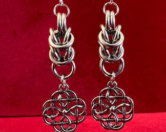 Pendientes de malla de acero inoxidable con nudo celta