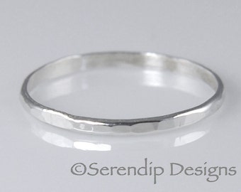 Bague empilable en argent sterling argentée, bague en argent sterling martelée, bague empilable rustique