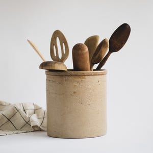 Olla antigua de cerámica esmaltada con sal para utensilios: Cerámica rústica de granja de 1 galón