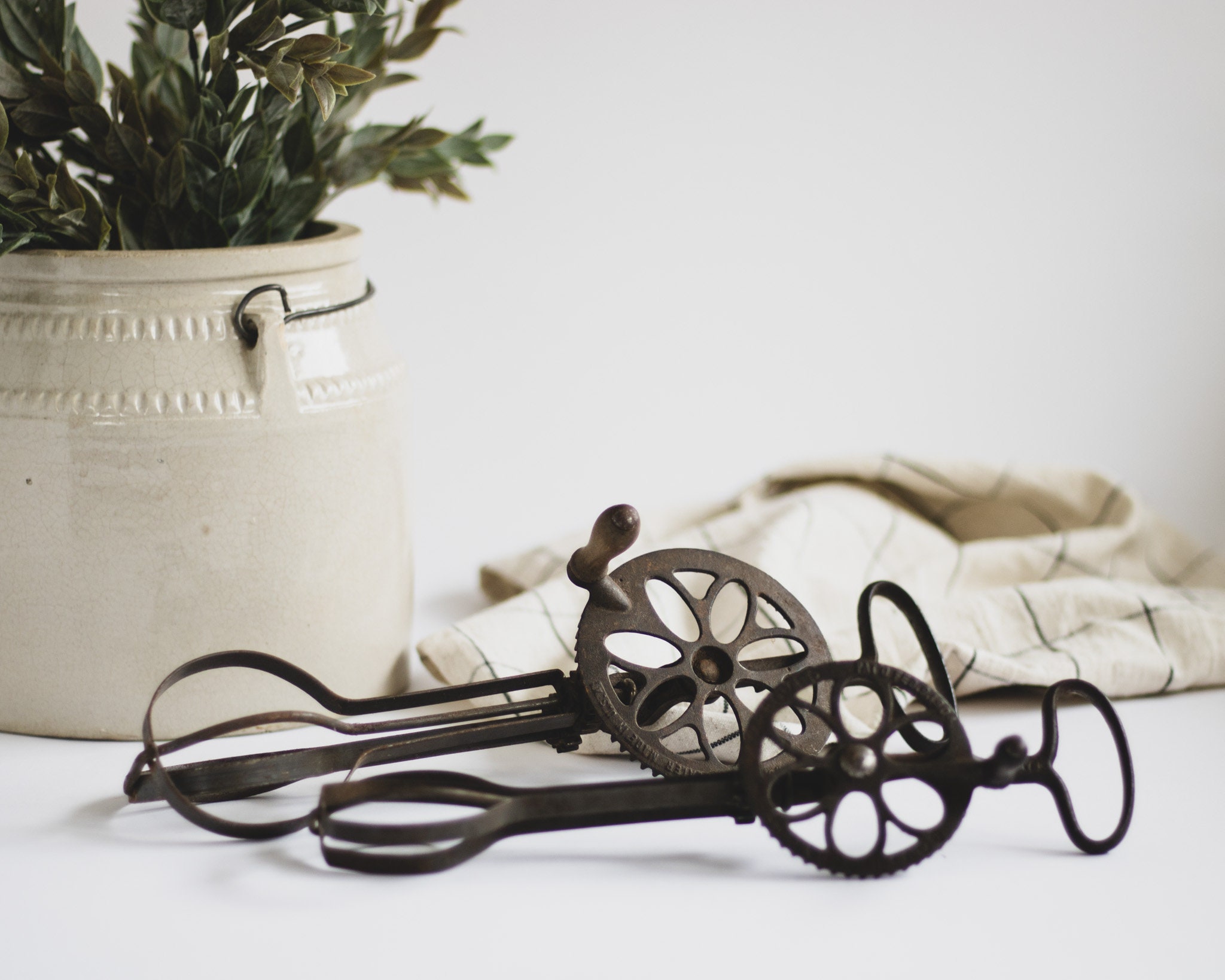 RETRO Vintage Rotary Hand Beater Egg Beater Rust-free