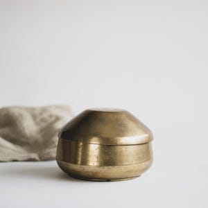 Vintage Mid Century Brass Box with Lid, Decorative Brass Storage Box, MCM Lidded Brass Accessory Box, Modern Brass Trinket Box
