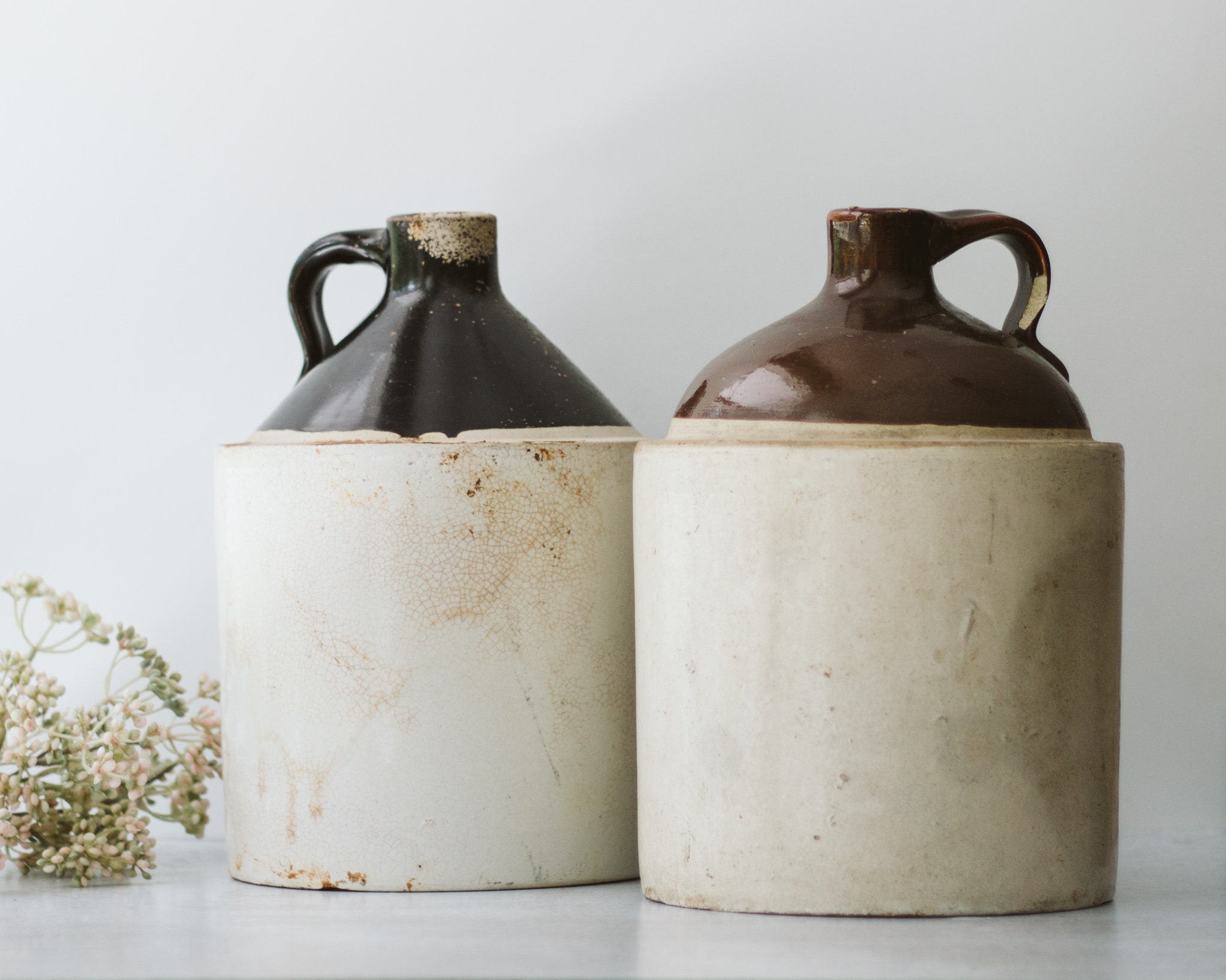 Assortiment de Cruches à Whisky en Grès Trempé Antique | Décoration Ferme Moderne Vieux Pichet Croût