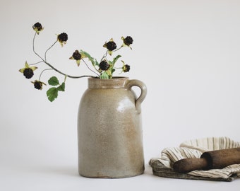 Brocca a bocca larga smaltata al sale in gres antico, barattolo di conserve primitivo con manico, brocca di coccio con smalto al sale antico, vaso di ceramica rustica