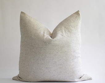 Funda de almohada tejida a mano con rayas crema y negras: Chiang Mai Cotton / NOVA