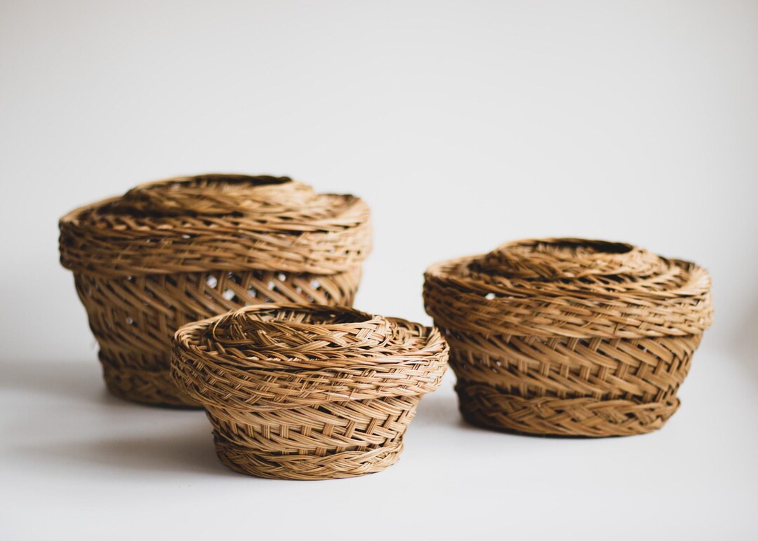 ヴィンテージアジアン蓋付き入れ子バスケット3個セット、オーガニック