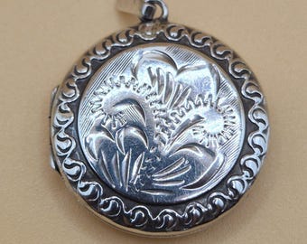 Medallón de plata vintage: colgante con foto floral de cardo grabado