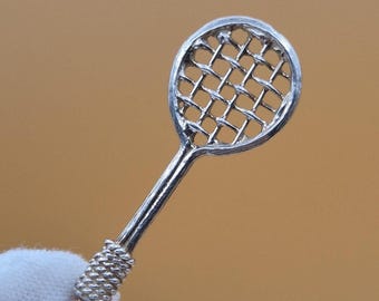 Dije vintage de raqueta de tenis de plata de ley, colgante deportivo retro para collar o pulsera.