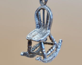 Dije de mecedora de plata vintage: colgante en miniatura con respaldo de huso de los años 60