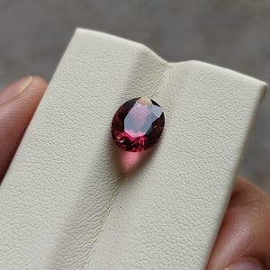 Natural Pink Tourmaline Gem – 2.50ct Oval Cut 10x8mm – Loose Faceted Tourmaline for Jewelry
