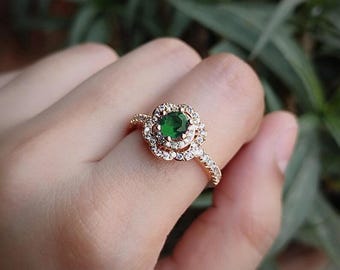Round Emerald Halo Ring in 925 Sterling Silver – Green CZ Accents, May Birthstone Gift for Her