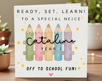 Tarjeta personalizada de regreso a clases para niñas, diseño de lápiz con nombre personalizado para el primer año, lindo recuerdo, felicitación para el primer día de clases.