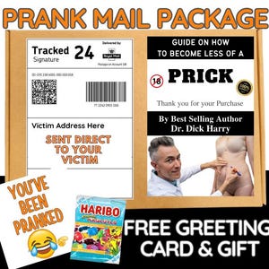 Może przedstawiać: Paczka z żartem pocztowym z tekstem "PRANK MAIL PACKAGE". Paczka zawiera etykietę Royal Mail, przewodnik zatytułowany "GUIDE ON HOW TO BECOME LESS OF A PRICK" oraz paczkę żelków Haribo. Dołączona jest darmowa kartka z życzeniami.