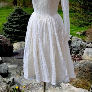 Vintage 1950s White/Ivory Fit & Flare Lace Wedding/Party/Dressy Tea Length Dress