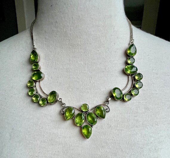Stunning Vintage Silver and Peridot Colored Glass… - image 6