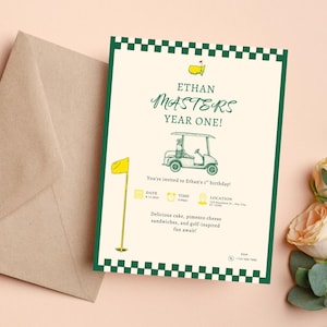 Könnte beinhalten: Geburtstagseinladung mit Golf-Motiv und dem Text "ETHAN MASTERS YEAR ONE!" in grüner Schrift. Die Einladung zeigt eine Golfwagen-Illustration, eine gelbe Flagge und Party-Details wie Datum, Uhrzeit und Ort.