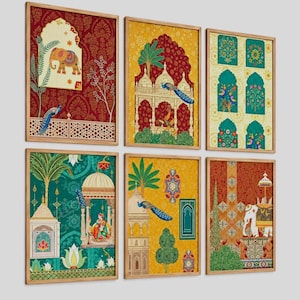 Op de afbeelding: Een set van zes rechthoekige wandkunstprints in licht houten lijsten, met gedetailleerde illustraties van olifanten, pauwen, architecturale bogen en bloemmotieven in levendige tinten rood, geel, groen en blauwgroen op een effen achtergrond.