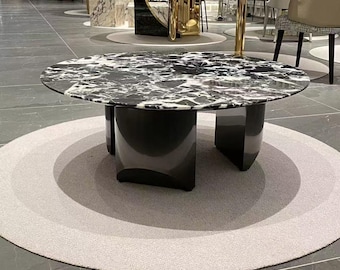Elegante tavolino da caffè in marmo naturale bianco e nero, acciaio inossidabile nero, minimalismo italiano