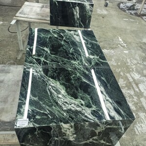 Mesa de centro minimalista de mármol verde / Centro de mesa de lujo para sala de estar, elegancia atemporal / Clásico Verde alpi 80*50*30cm(3)