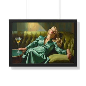 マティーニを片手にソファに座る女性のポスター、カクテルアートバーカートの装飾、絵画ギフト、トレンディなウォールアートプリント