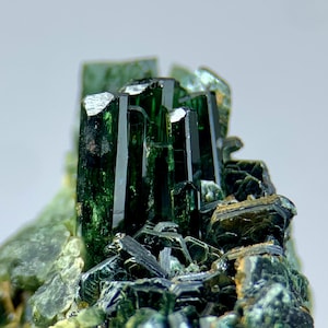 Topazolite garnet - Etsy 日本