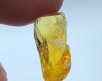 Raw Heliodor Gemstone: 5 ct Natural Yellow Beryl Crystal