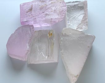 Raw Kunzite Crystal : 99 Carat Natural Stone for Jewelry Making