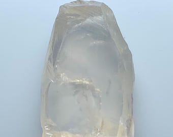 Pierre de quartz rose brute : 38 carats, pierre précieuse rose naturelle