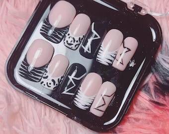 Uñas postizas cuadradas personalizadas, diseño a elegir.